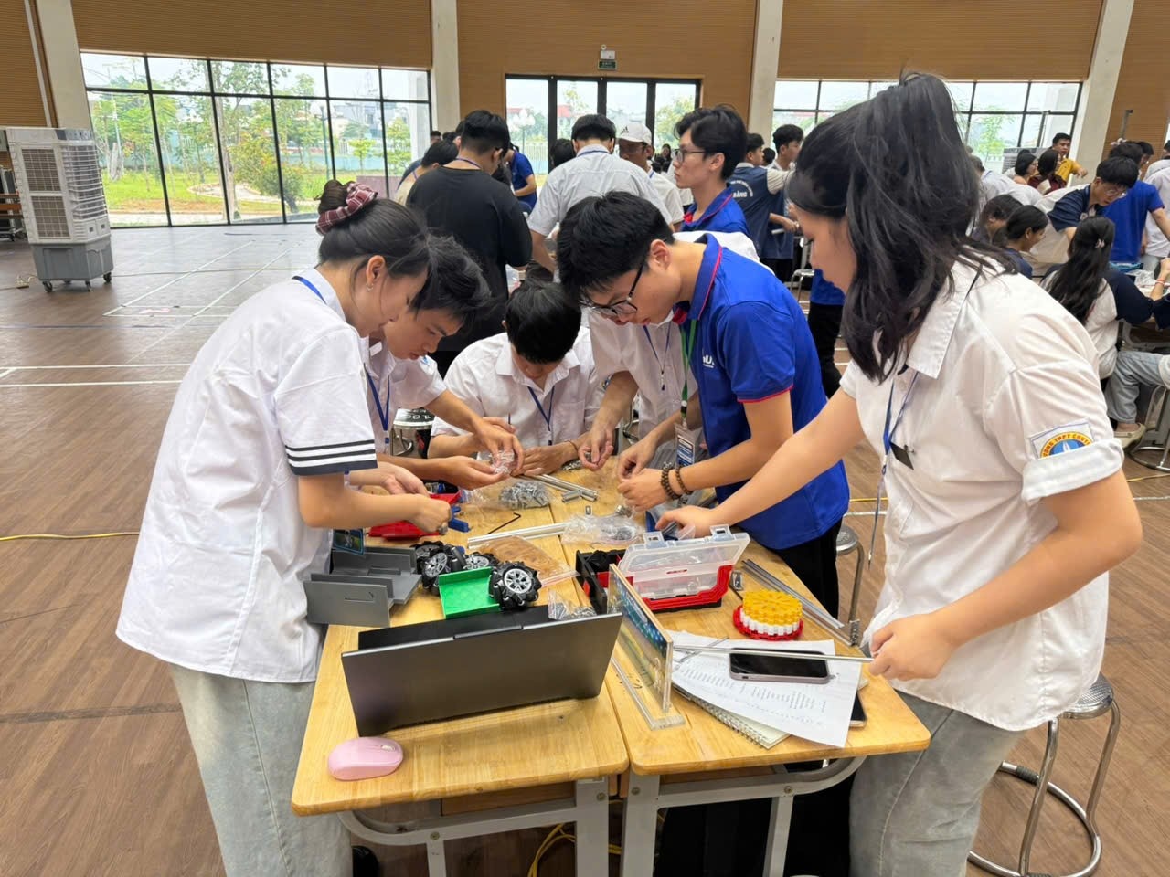 Khi học sinh trên khắp mọi miền được tiếp cận với thiết bị hiện đại sẽ tạo nền tảng cho một nguồn nhân lực khoa học - công nghệ chất lượng cao, đáp ứng yêu cầu phát triển của thời kỳ chuyển đổi số và cách mạng công nghiệp 4.0.
