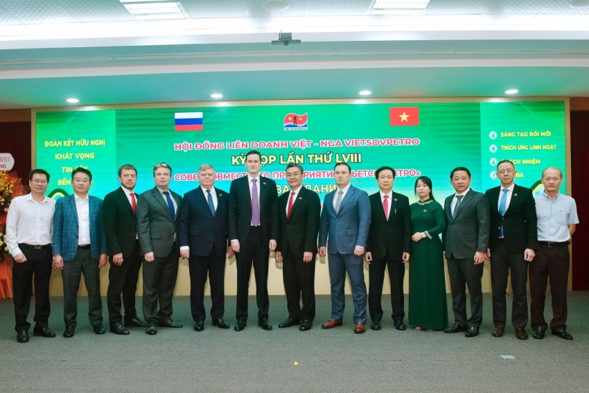 Hội đồng hai Phía và các đại biểu tại kỳ họp 58.