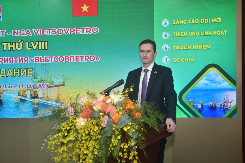 Ông Maksimov Denis Nikolaievich, Phó Tổng Giám đốc Zarubezhneft bày tỏ kỳ vọng Vietsovpetro sẽ được tiếp nhận các lô mới và không chỉ phát triển dầu khí mà sẽ phát triển thành công ty năng lượng toàn diện trong tương lai.