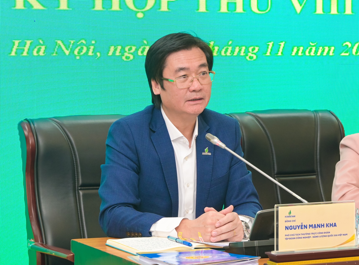 Đồng chí Nguyễn Mạnh Kha – Phó Chủ tịch Thường trực Công đoàn Petrovietnam phát biểu tại Hội nghị