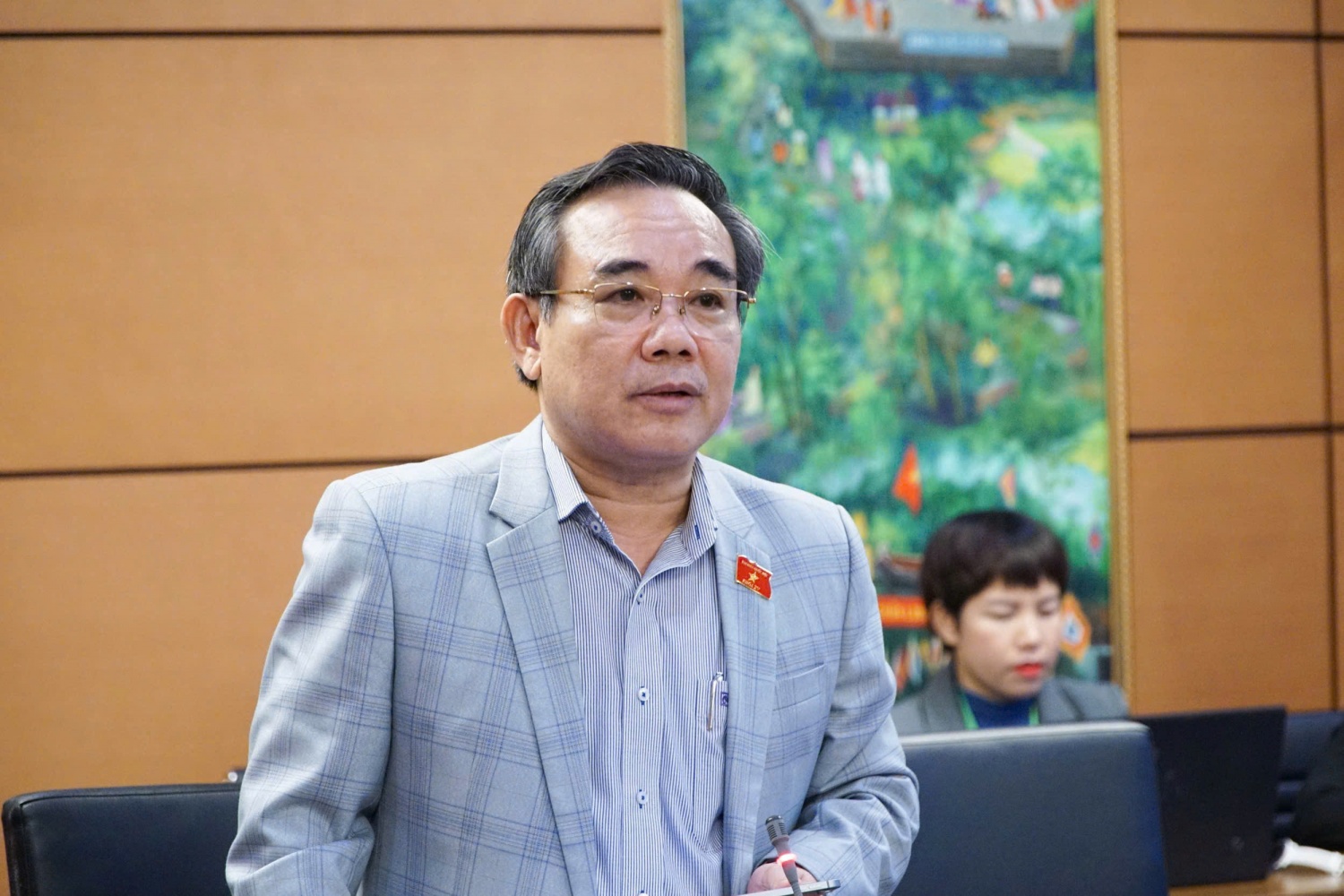 ĐBQH Lê Hữu Trí phát biểu tại buổi thảo luận Tổ trong khuôn khổ Kỳ họp thứ 10, Quốc hội khóa XV.