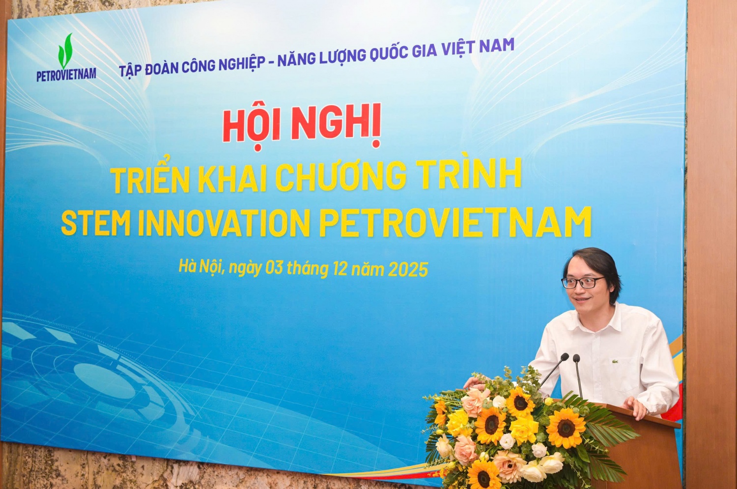 TS. Đặng Văn Sơn, Trường Đại học Khoa học Tự nhiên (Đại học Quốc gia Hà Nội), Trưởng ban chuyên môn ngày hội STEM Việt Nam gợi ý mở rộng liên kết các phòng STEM trong nước với các phòng STEM quốc tế