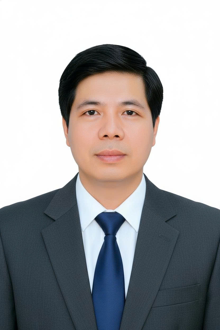 Hiệu trưởng Trường THPT Chuyên Cao Bằng Hà Tiến Sỹ