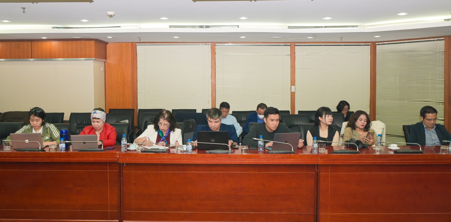 Tọa đàm có sự tham gia của các nhà báo, phóng viên đến từ các cơ quan báo chí truyền thông.