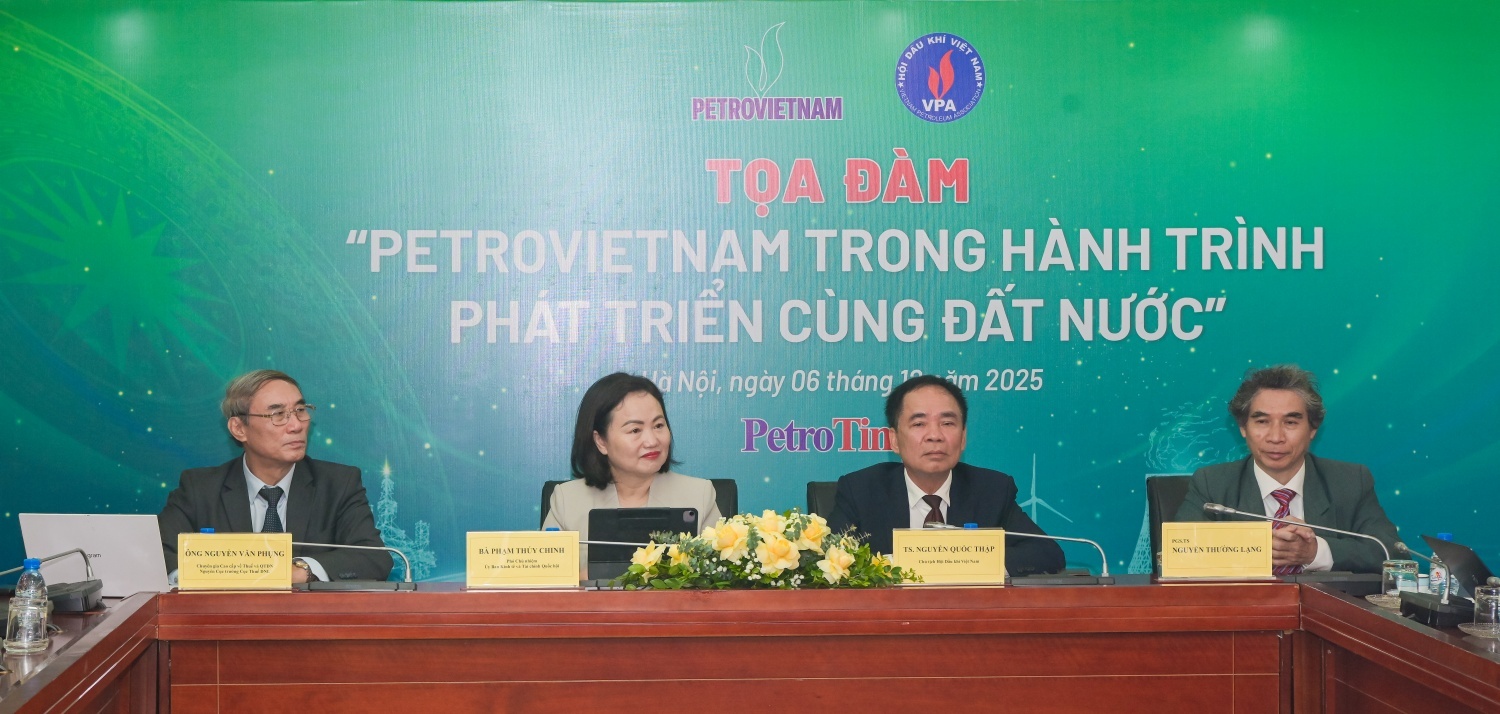 Các chuyên gia, nhà quản lý, khách mời tham dự Tọa đàm
