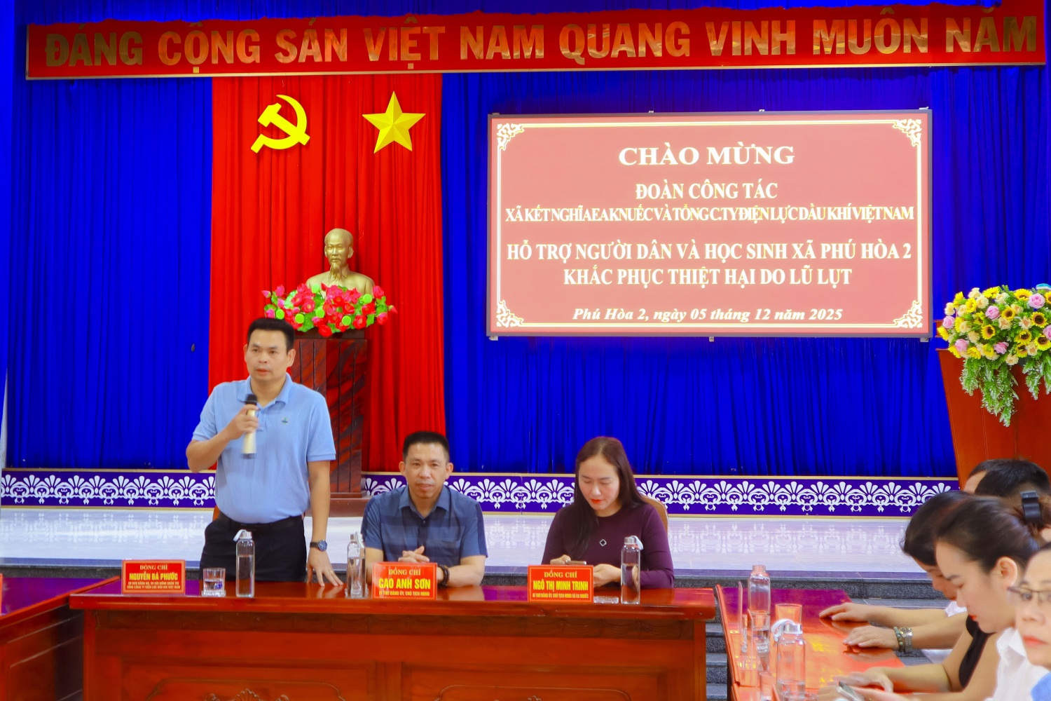 Ông Nguyễn Bá Phước - Ủy viên Ban Chấp hành Đảng bộ, Ủy viên HĐQT PV Power chia sẻ sự đồng cảm với những khó khăn mà người dân Đắk Lắk đang phải gánh chịu.