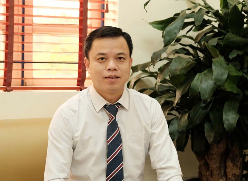 Thầy giáo Mông Thanh Thủy - Hiệu trưởng Trường THPT chuyên Chu Văn An (Lạng Sơn)