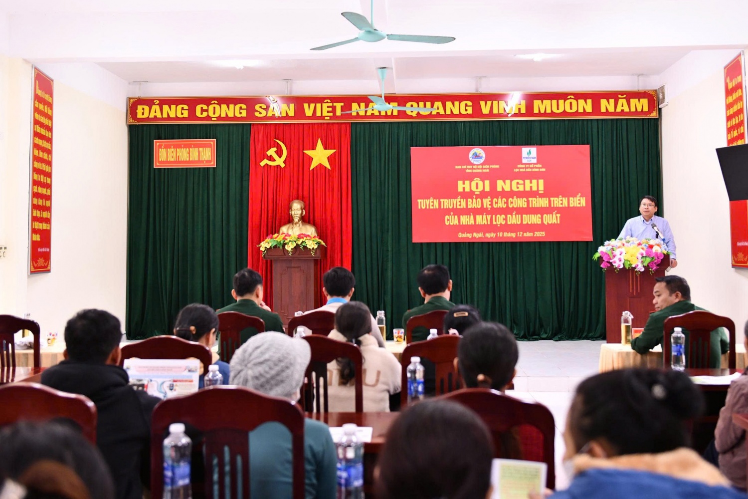 Toàn cảnh Hội nghị tuyên truyền bảo vệ các công trình trên biển của NMLD Dung quất tại Đồn Biên phòng Bình Thạnh.