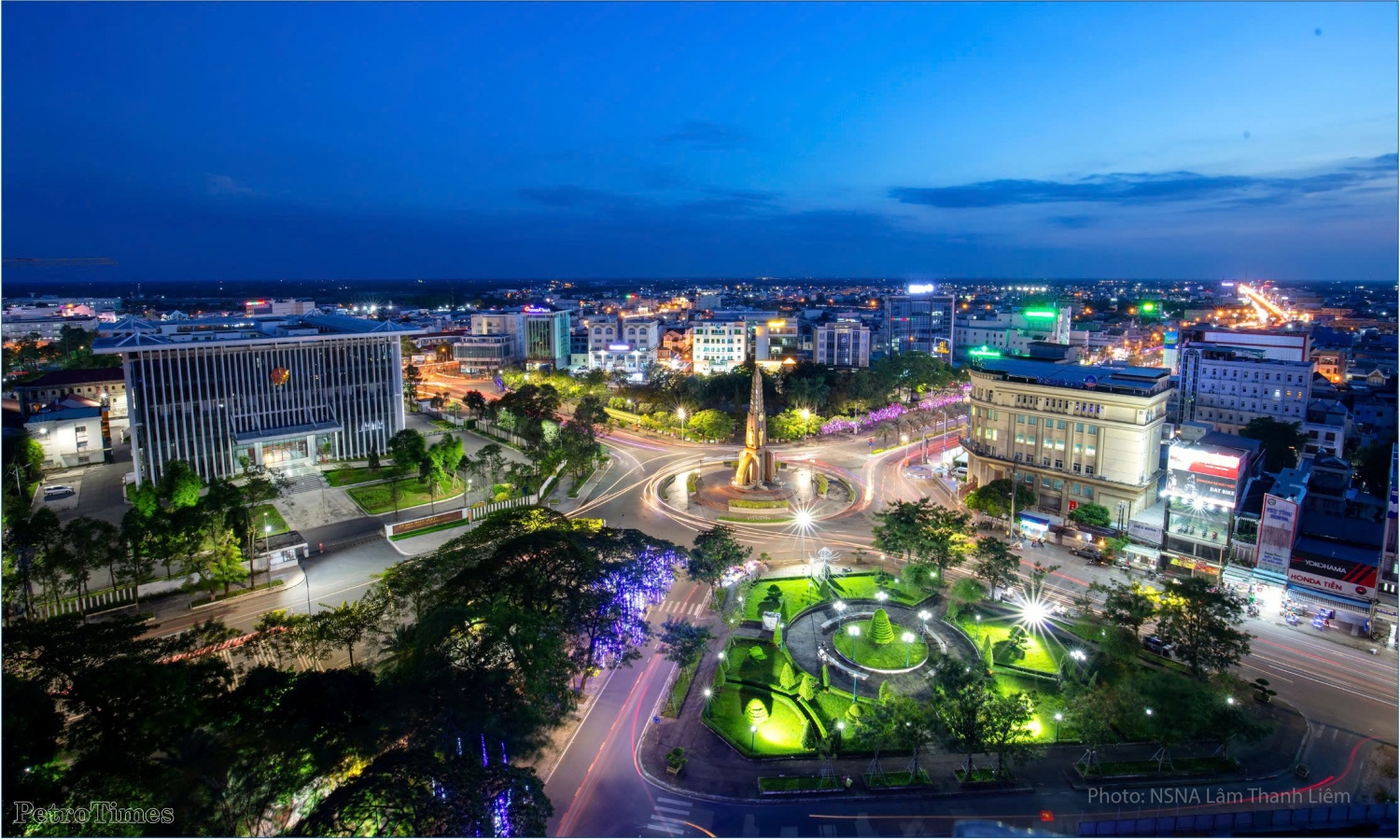 Cụm Khí - Điện - Đạm Cà Mau góp phần tạo nên những đổi thay mạnh mẽ ở vùng đất cực Nam Tổ quốc. Ảnh: Trung tâm TP Cà Mau (NSNA Lâm Thanh Liêm)