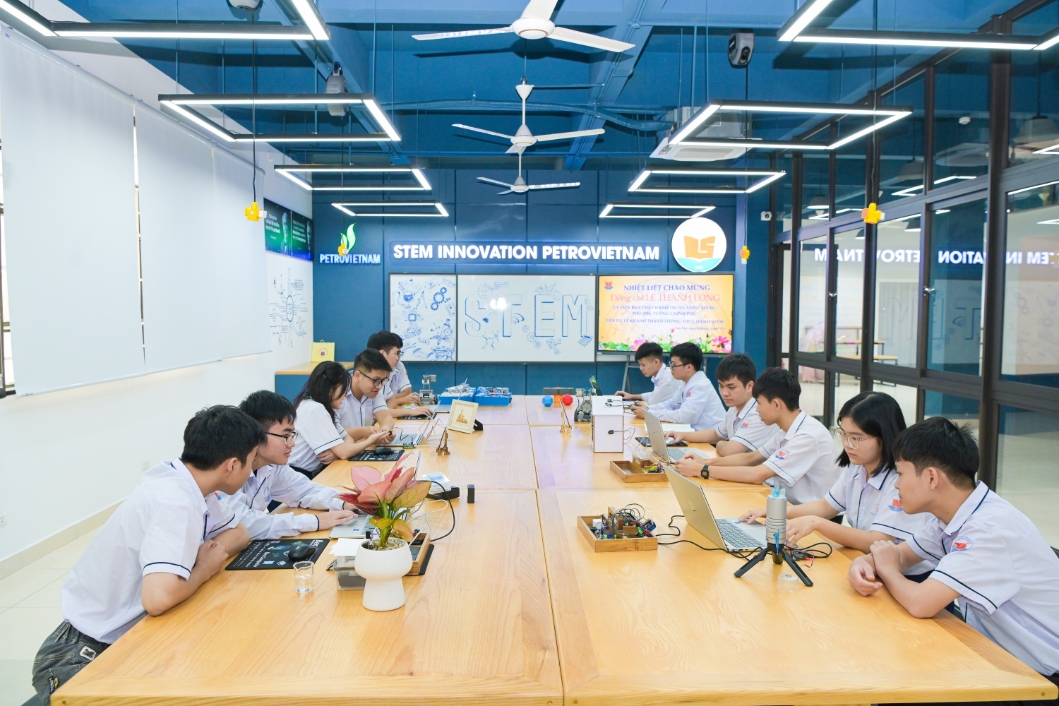 Nhu cầu nhân lực khoa học - công nghệ, trí tuệ nhân tạo, khoa học dữ liệu, an ninh mạng, công nghệ năng lượng sạch... trở nên cấp thiết trước yêu cầu phát triển của quốc gia