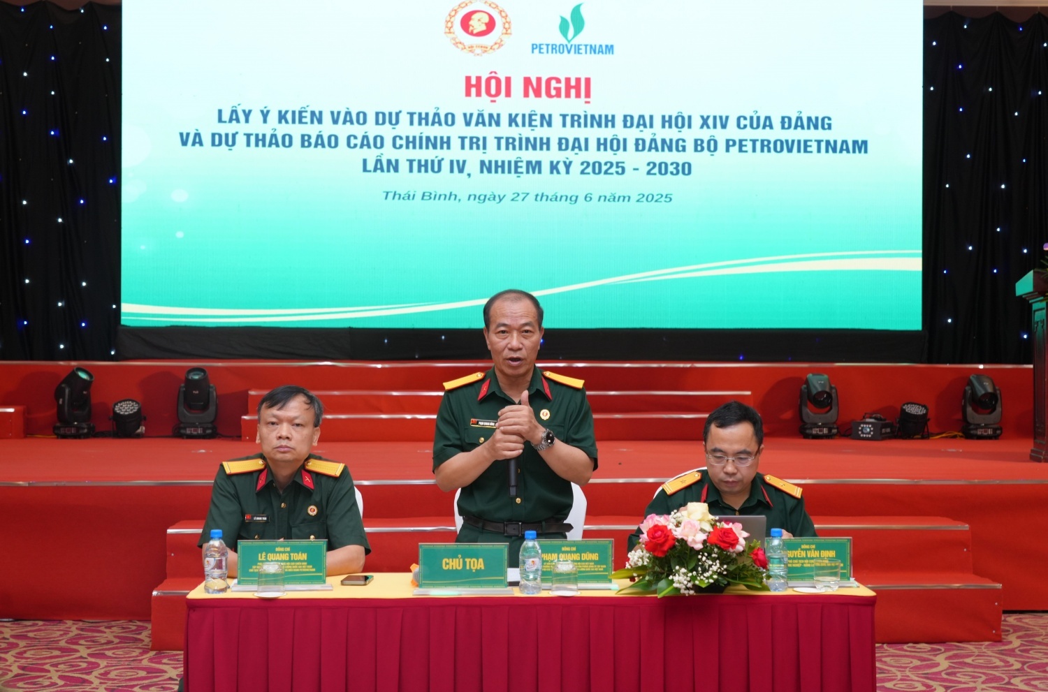 Hội CCB Petrovietnam tổ chức lấy ý kiến góp ý vào Dự thảo các văn kiện trình Đại hội XIV của Đảng và Dự thảo Báo cáo chính trị của Ban Chấp hành khóa III trình Đại hội đại biểu Đảng bộ Tập đoàn.