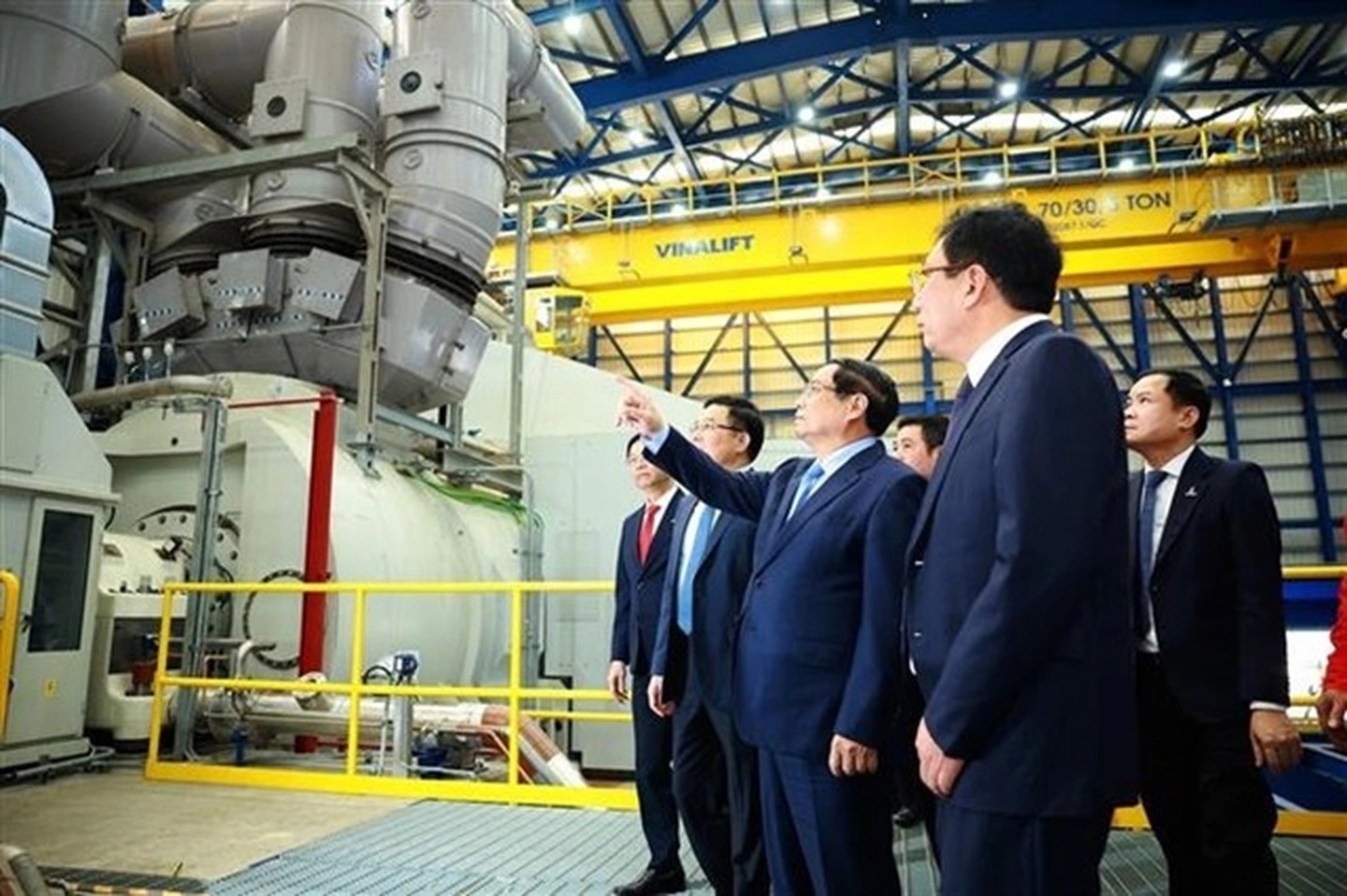 Vietnam inaugurates USD1.4 billion LNG power plants in energy security push