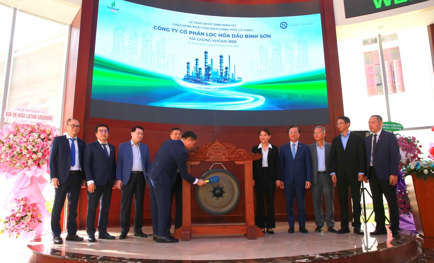 Tăng vốn điều lệ, củng cố nội lực phát triển dài hạn. BSR đã hoàn tất việc tăng vốn điều lệ từ 31.005 tỷ đồng lên 50.707 tỷ đồng. Việc tăng vốn giúp doanh nghiệp gia tăng khả năng huy động nguồn lực, sẵn sàng tập trung đầu tư cho các dự án chiến lược. Đồng thời, đây cũng là nền tảng quan trọng để BSR củng cố năng lực cạnh tranh, đảm bảo an toàn tài chính và chủ động hơn trong bối cảnh thị trường năng lượng biến động khó lường.