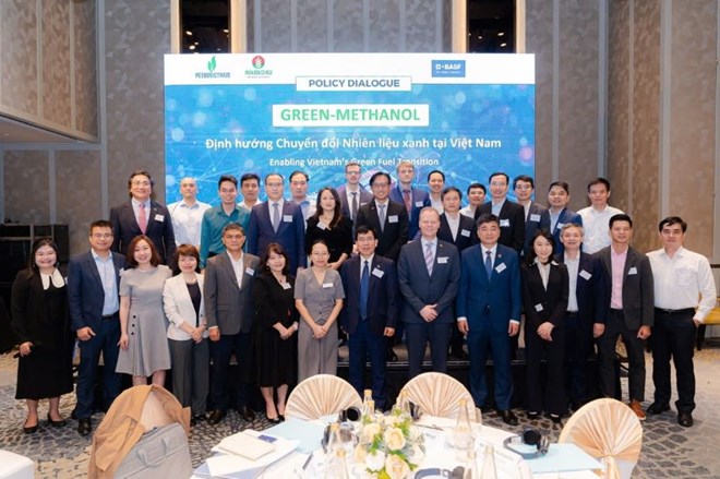 Petrovietnam BASF cooperates in developing green methanol, pioneering the energy transition