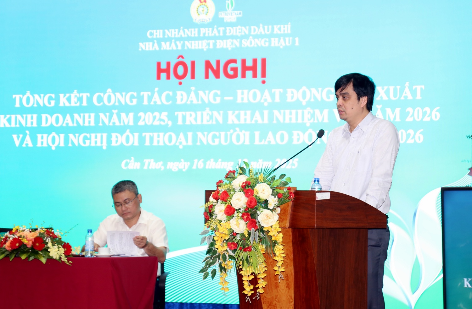 Đồng chí Nguyễn Minh Đạo đề nghị NMNĐ Sông Hậu 1 phối hợp chặt chẽ với PVPGB, tập trung hoàn thành tốt các chỉ tiêu sản lượng, doanh thu được giao.