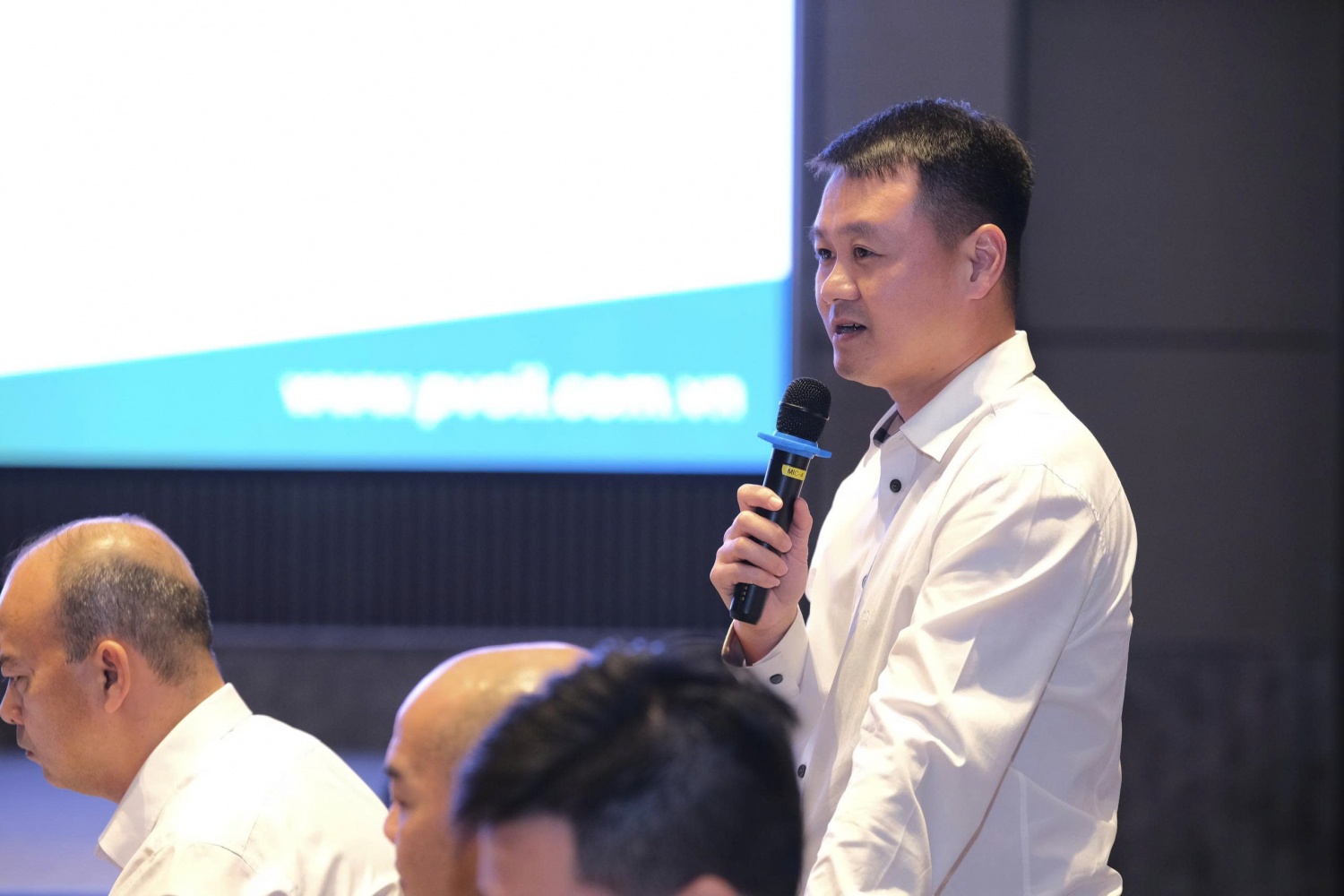 Ông Lê Trung Hưng - Phó Tổng Giám đốc PVOIL phát biểu tại hội nghị
