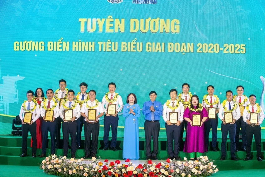 Tuyên dương gương lao động điển hình tiêu biểu giai đoạn 2020-2025.
