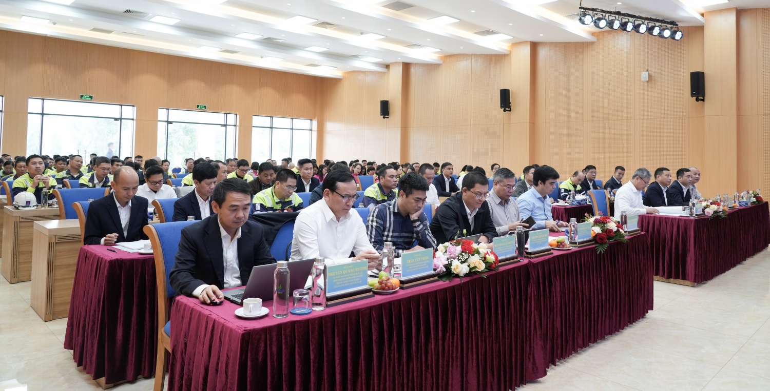 Các đại biểu tham dự hội nghị