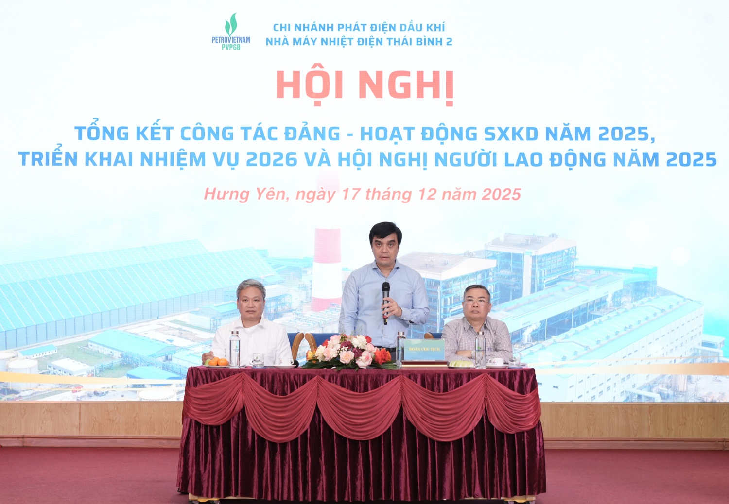 Đoàn Chủ tịch điều hành hội nghị