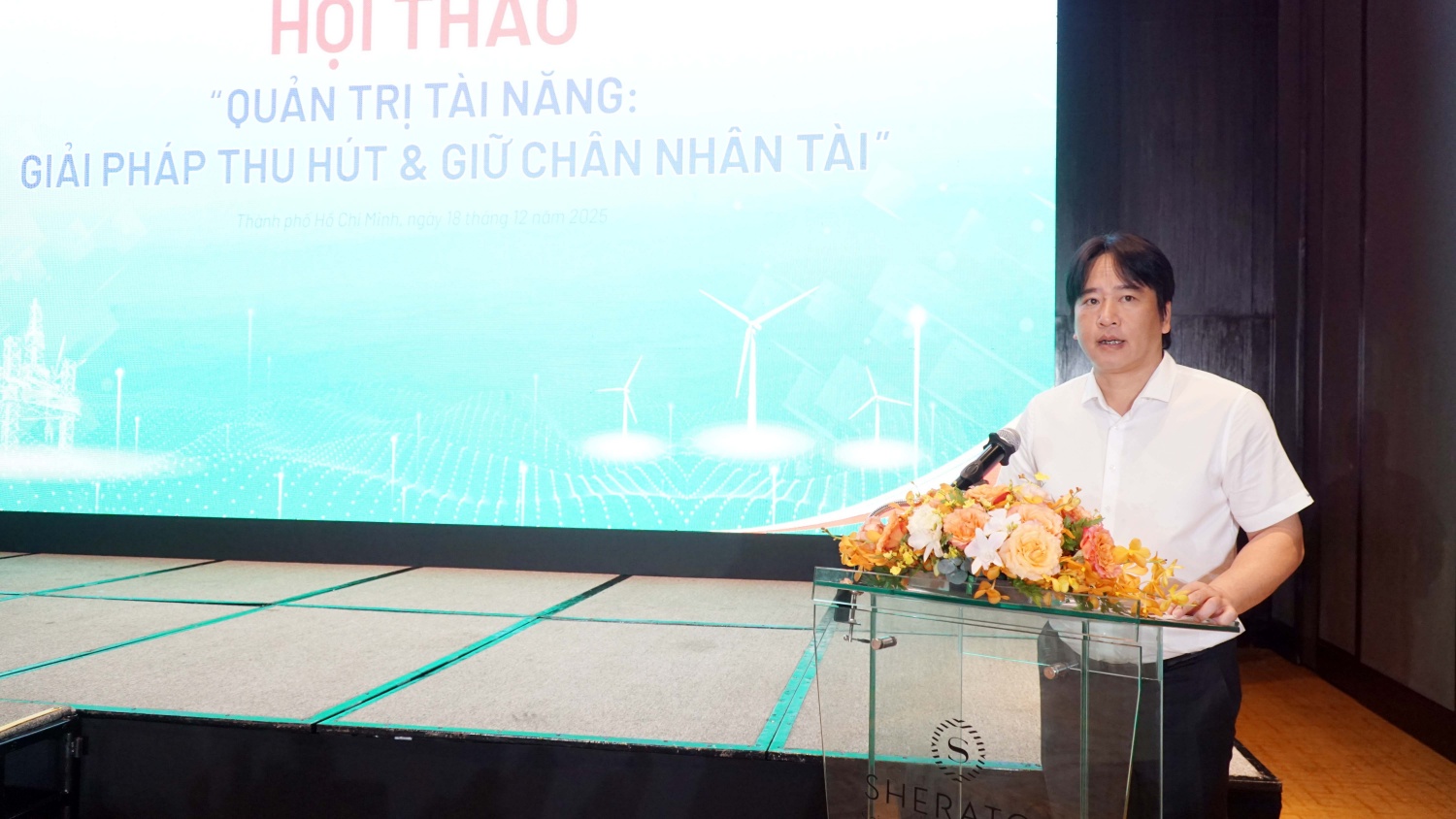 Đồng chí Bùi Quốc Sơn – Trưởng Ban Quản trị nguồn nhân lực Tập đoàn: Hội thảo được tổ chức nhằm thống nhất tư duy và cách tiếp cận về quản trị nhân tài trong toàn Tập đoàn; làm rõ các định hướng, khung giải pháp và lộ trình hành động
