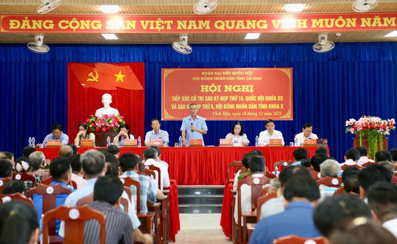 Ông Lữ Văn Hùng phản hồi các thắc mắc của cử tri