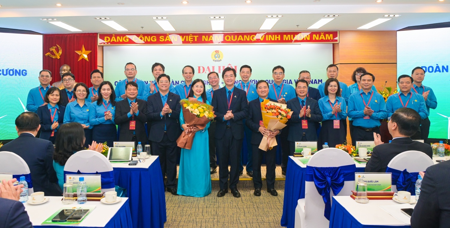 Ban Chấp hành Công đoàn Petrovietnam khóa VIII, nhiệm kỳ 2025-2030 ra mắt Đại hội