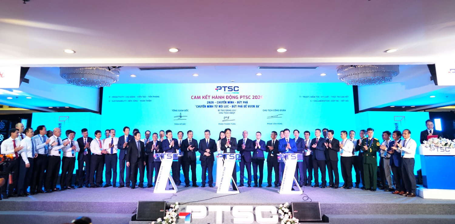 Tập thể lãnh đạo, cán bộ đảng viên, người lao động PTSC thực hiện cam kết hành động năm 2026 với thông điệp “Chuyển mình – Bứt phá”, xác định đây là giai đoạn chuyển động mạnh mẽ từ nội lực để nâng tầm vị thế và năng lực cạnh tranh.
