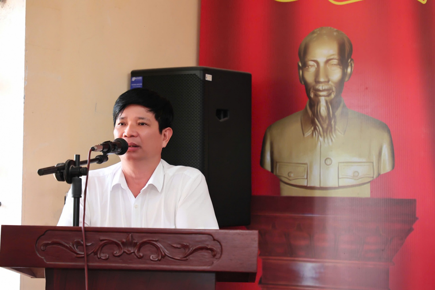 Ông Đặng Hoàn Kiếm - Hiệu trưởng Trường THPT Bắc Đông Quan (tỉnh Hưng Yên)