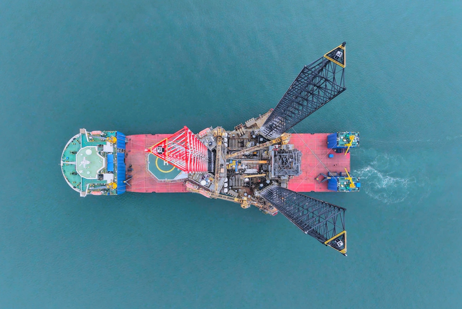 Giàn khoan PV DRILLING IX nhìn từ trên cao