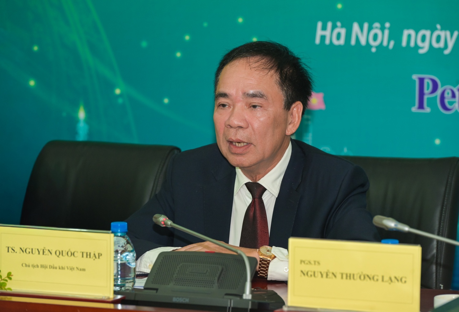 TS. Nguyễn Quốc Thập - Chủ tịch Hội Dầu khí Việt Nam: Không chỉ đảm bảo an ninh năng lượng, Petrovietnam còn là động lực kinh tế hàng đầu, góp phần ổn định kinh tế vĩ mô trước mọi biến động của thị trường quốc tế.