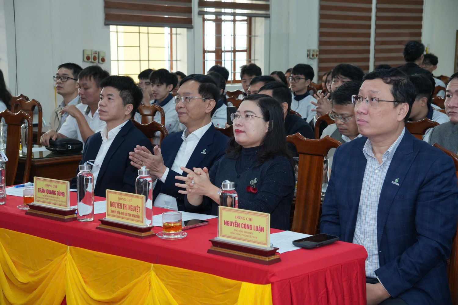 Các đại biểu tham dự chương trình