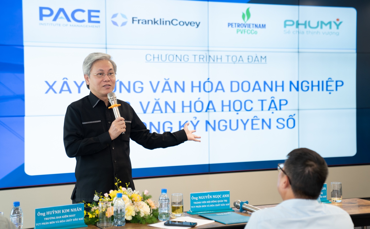TS. Giản Tư Trung - Nhà giáo dục, Chủ tịch sáng lập Học viện Quản lý PACE: VHDN chính là cách nghĩ, cách sống và cách làm của mỗi cá nhân trong doanh nghiệp.