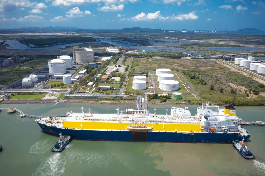 Petrovietnam Gas Awards First Multi‑Year LNG Deal to Shell - 2027‑31