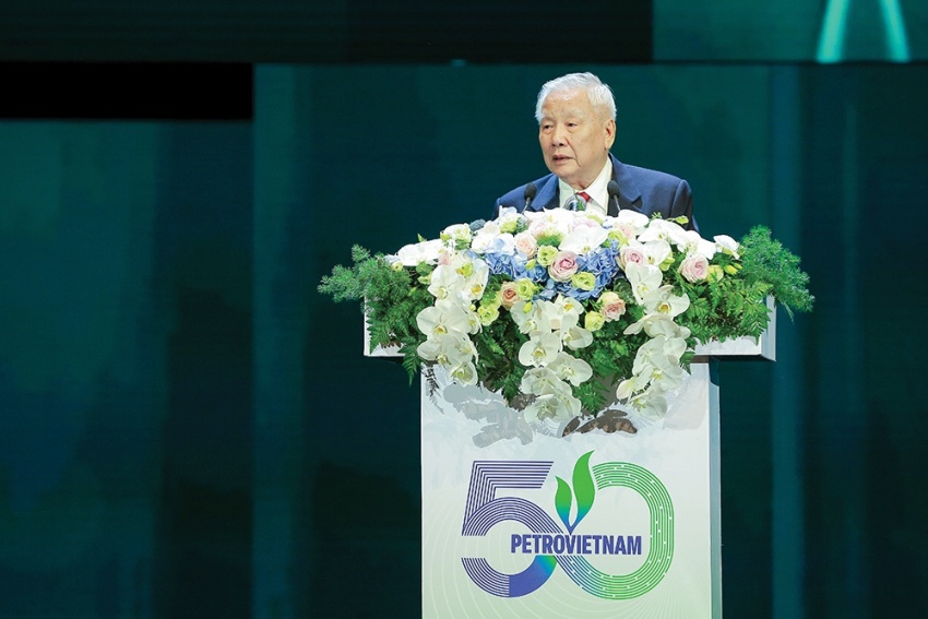GS.TSKH Hồ Sĩ Thoảng, nguyên Chủ tịch HĐQT, Tổng Giám đốc Tổng công ty Dầu khí Việt Nam - tiền thân của Petrovietnam.