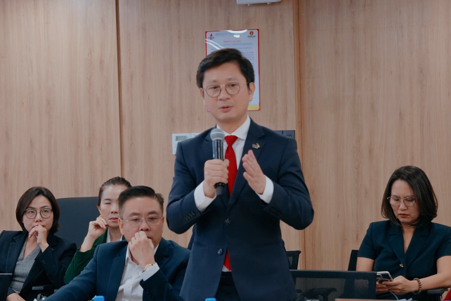 Ông Nguyễn Đức Hùng Linh - Phó Tổng Giám đốc Khối Đầu tư AgriS: Sự kết hợp giữa năng lực nghiên cứu - sản xuất - phân phối phân bón chuyên biệt của PVCFC và hệ sinh thái nông nghiệp công nghệ cao, mạng lưới thị trường rộng lớn cùng nền tảng công nghệ và dữ liệu của AgriS sẽ tạo ra những giá trị thiết thực