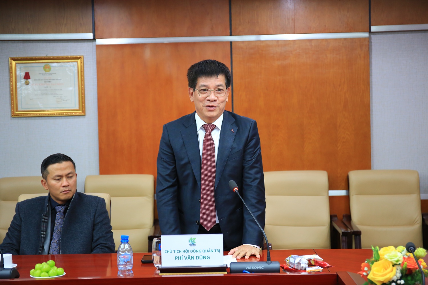 Ông Phí Văn Dũng - Chủ tịch Hội đồng Quản trị NSEC thông tin về tiến độ dự án Nhà máy Tái chế PET.