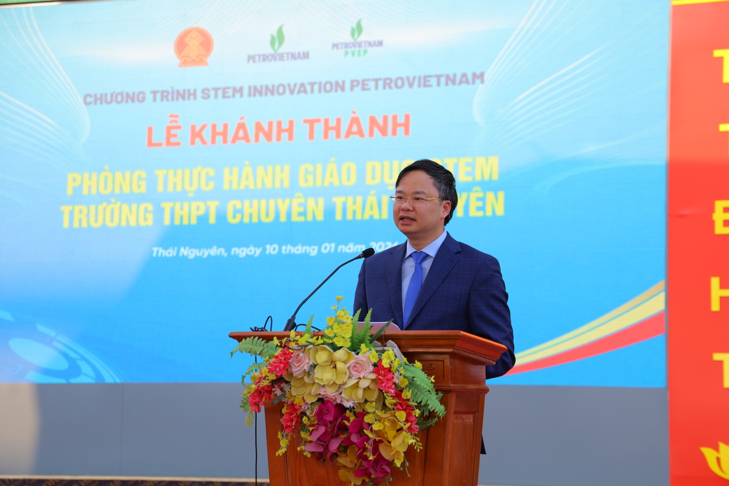 Đồng chí Nguyễn Ngọc Tuân, Giám đốc Sở Giáo dục và Đào tạo tỉnh Thái Nguyên khẳng định các phòng thực hành giáo dục STEM được Petrovietnam hỗ trợ sẽ góp phần hiện thực hóa chủ trương nâng cao chất lượng nguồn nhân lực khoa học công nghệ cho tỉnh Thái Nguyên nói riêng và đất nước nói chung.