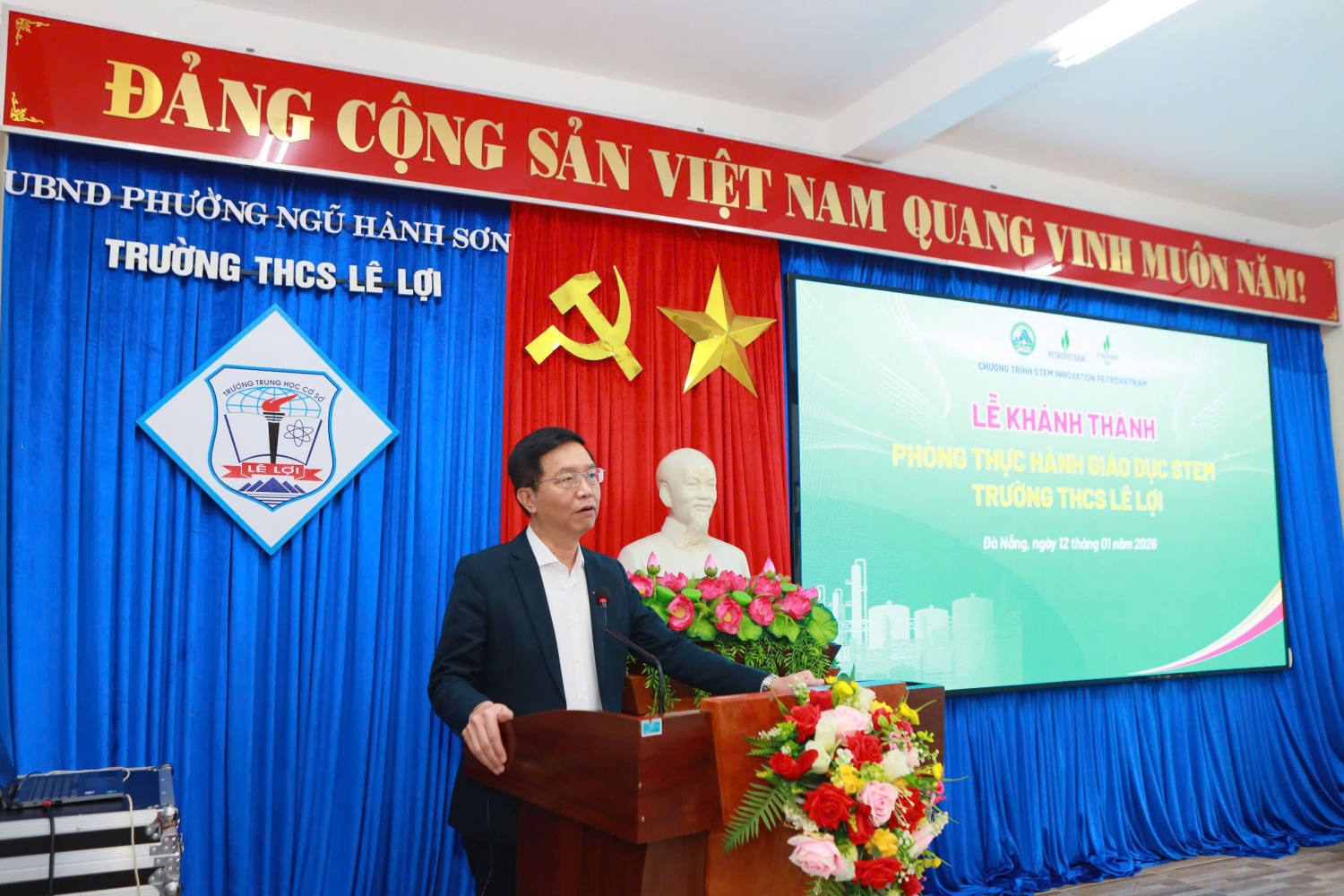 Đồng chí Trần Quang Dũng - Phó Bí thư phụ trách Đảng bộ Petrovietnam phát biểu về sứ mệnh “STEM INNOVATION PETROVIETNAM”.