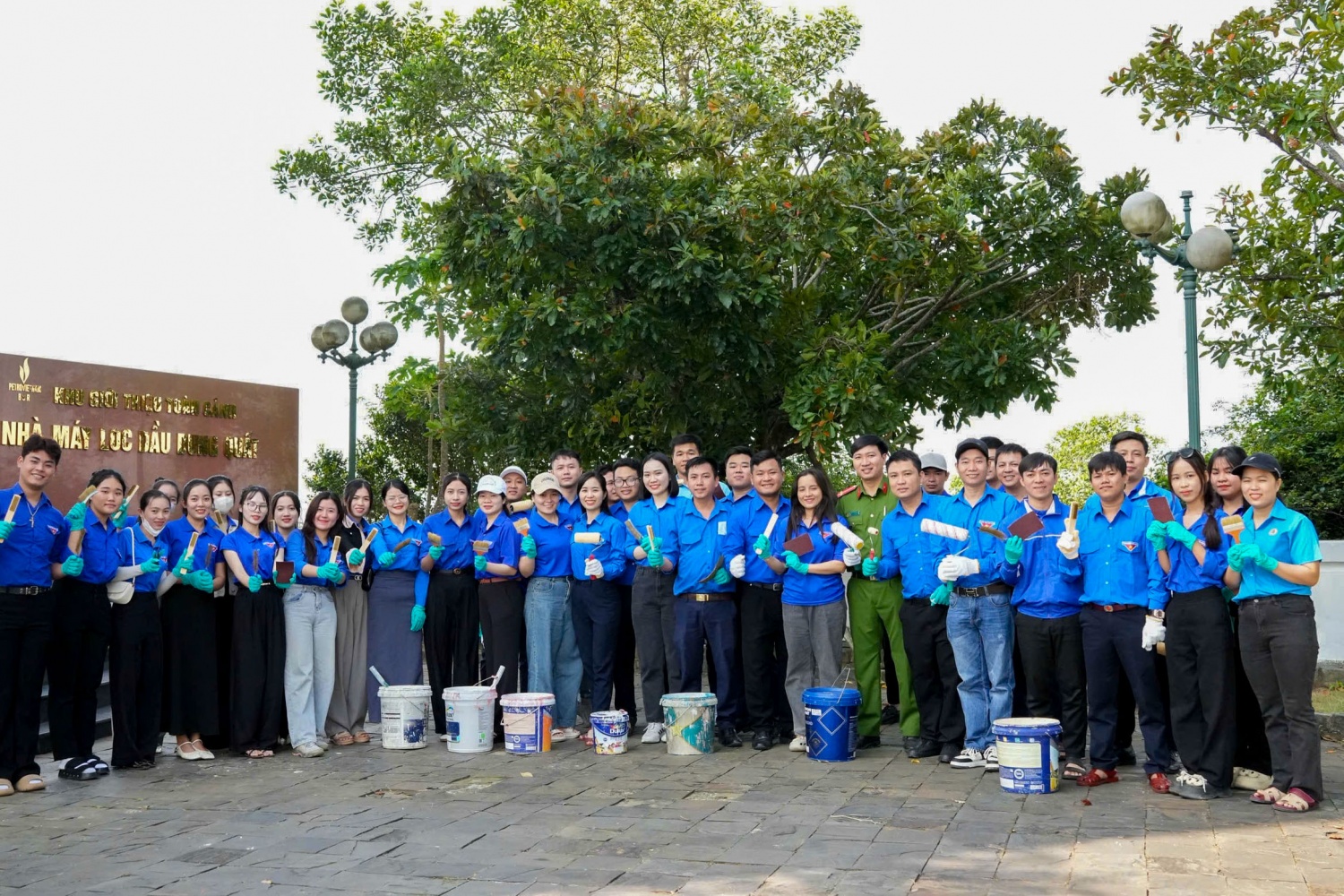 Tuổi trẻ BSR cùng nhau thực hiện cải tạo cảnh quan, góp phần tiếp tục “xanh hóa” NMLD Dung Quất.