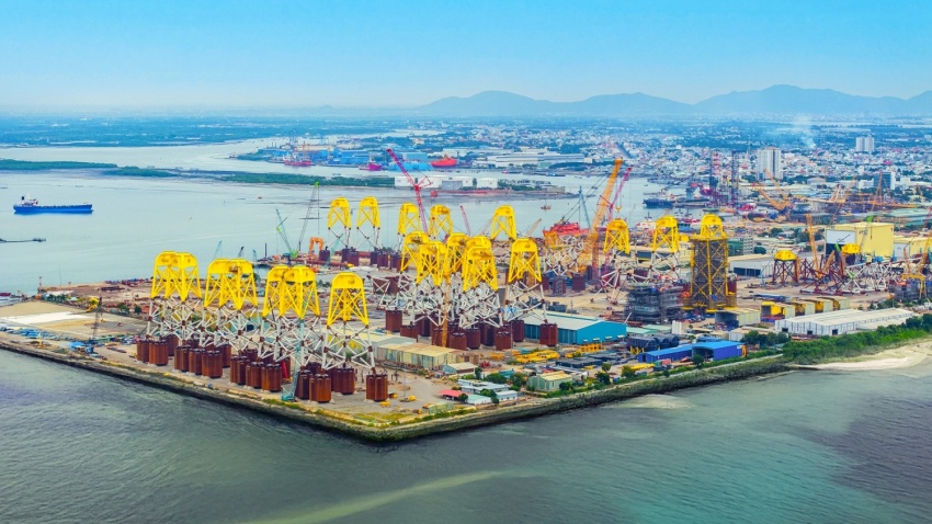 Cảng dịch vụ dầu khí PTSC.