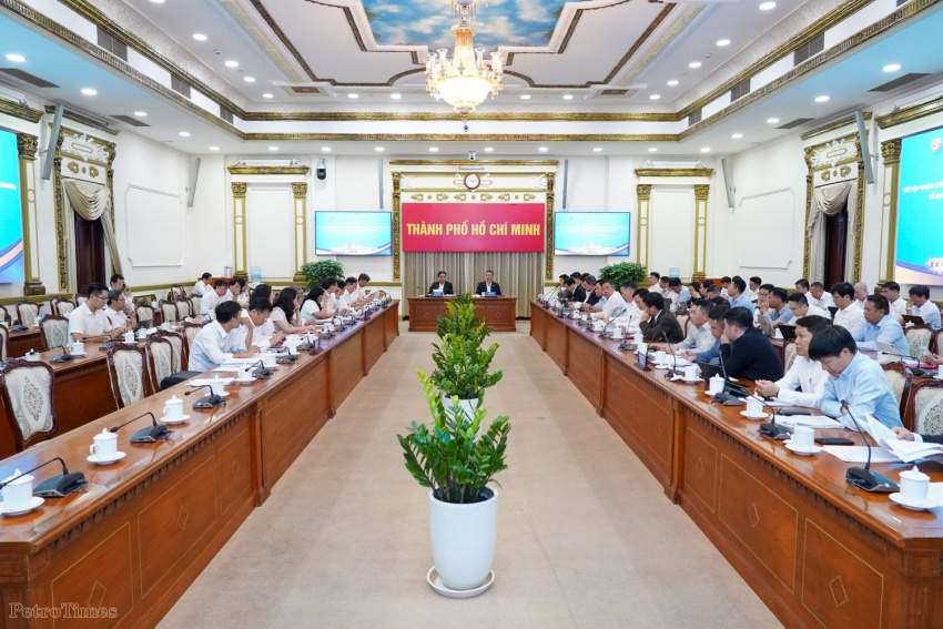 Petrovietnamvà UBND TP Hồ Chí Minh đã có buổi làm việc nhằm thống nhất các nội dung của thỏa thuận hợp tác giữa hai bên, đồng thời rà soát tình hình phối hợp tháo gỡ những khó khăn, vướng mắc, cũng như triển khai các hoạt động an sinh xã hội trên địa bàn Thành phố.