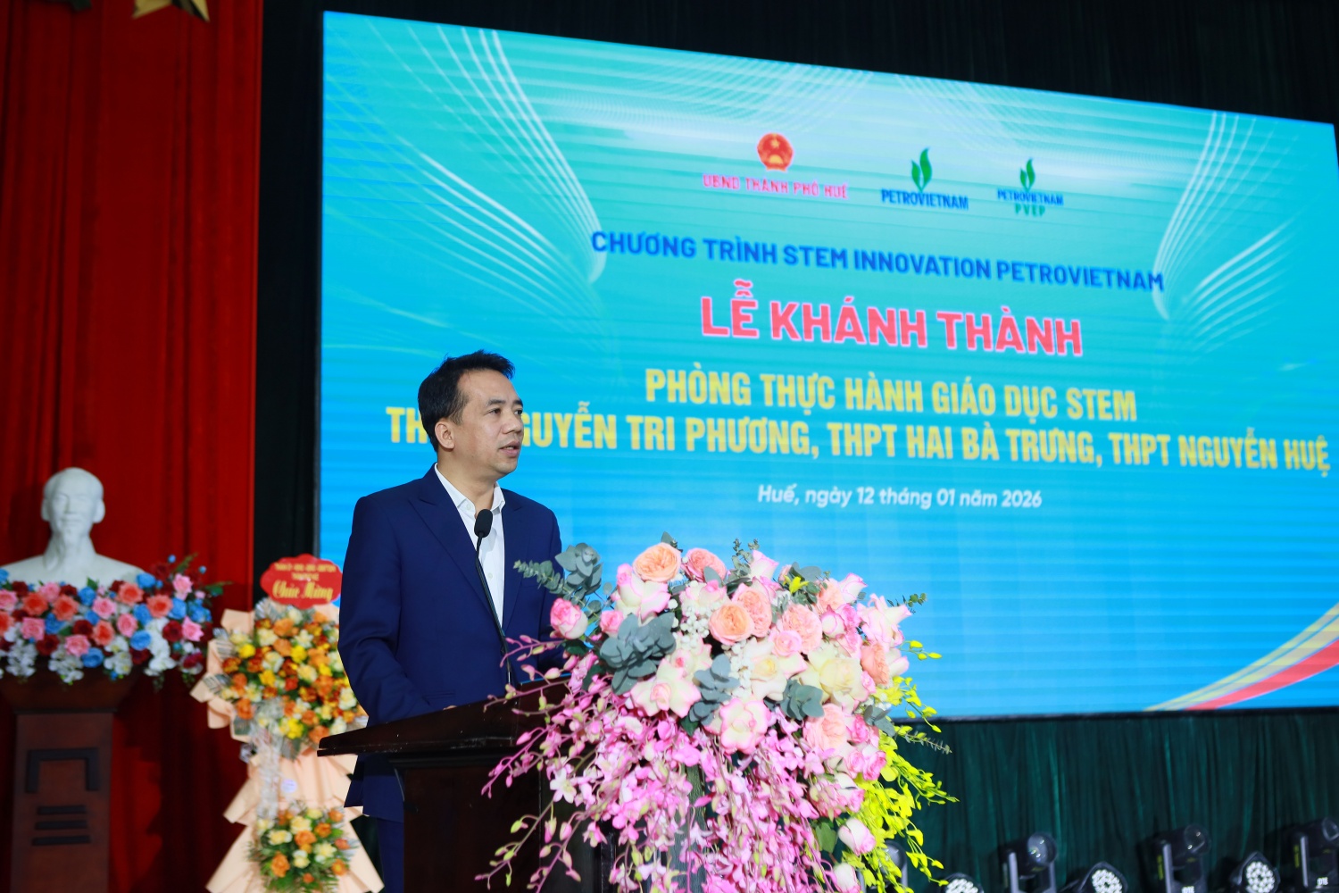 Đồng chí Trần Hữu Thuỳ Giang – Phó Chủ tịch UBND TP Huế cam kết sẽ đưa Phòng STEM hoạt động hiệu quả, để phát triển thế hệ trẻ, hình thành thế hệ giàu tri thức để hội nhập và cống hiến cho quê hương.
