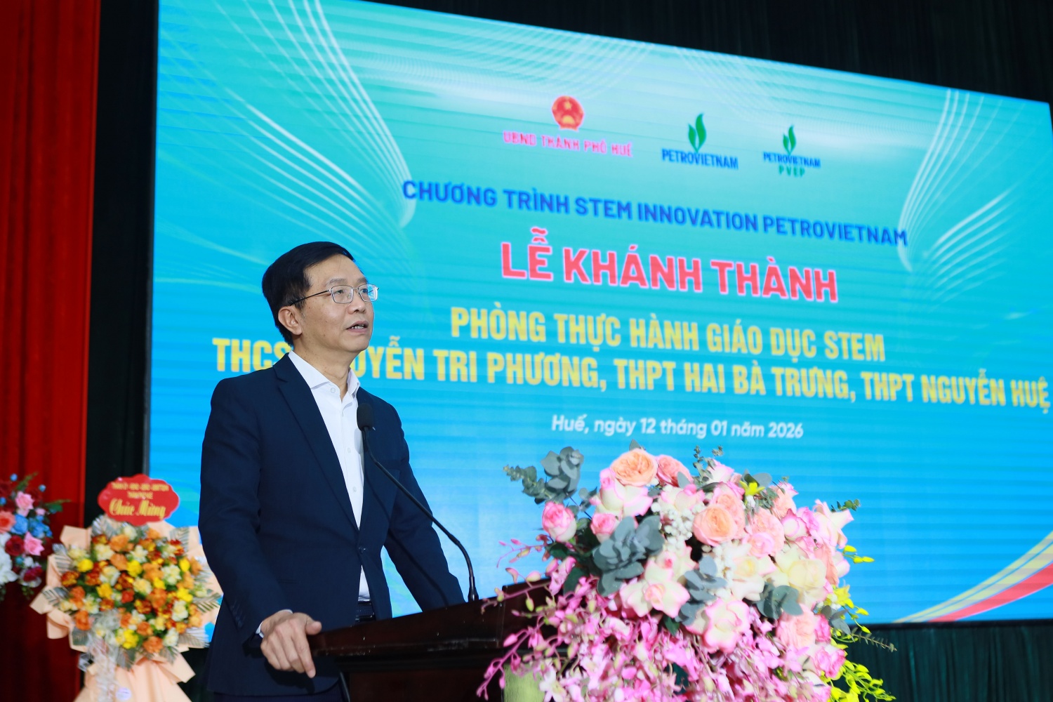 Đồng chí Trần Quang Dũng – Phó Bí thư phụ trách Đảng bộ Petrovietnam mong muốn các phòng STEM sẽ góp phần ươm mầm khả năng sáng tạo, vun đắp trí tuệ cho các em học sinh, để các em trưởng thành, phát triển, đóng góp tích cực cho TP Huế nói riêng và đất nước nói chung