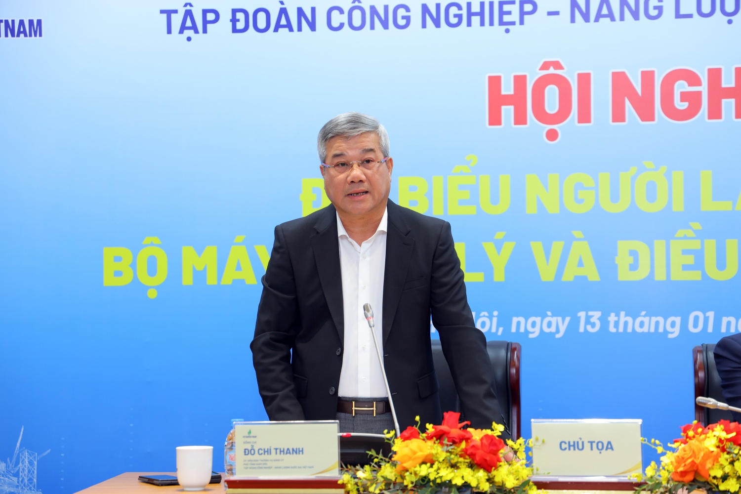 Phó Tổng Giám đốc Petrovietnam Đỗ Chí Thanh đối thoại trực tiếp với NLĐ.