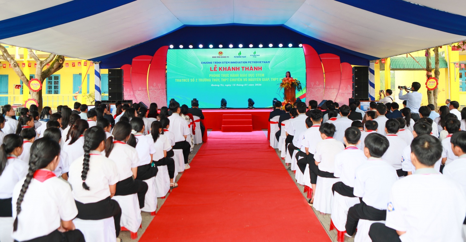 Toàn cảnh Lễ khánh thành 3 phòng STEM do Petrovietnam tài trợ tại tỉnh Quảng Trị.
