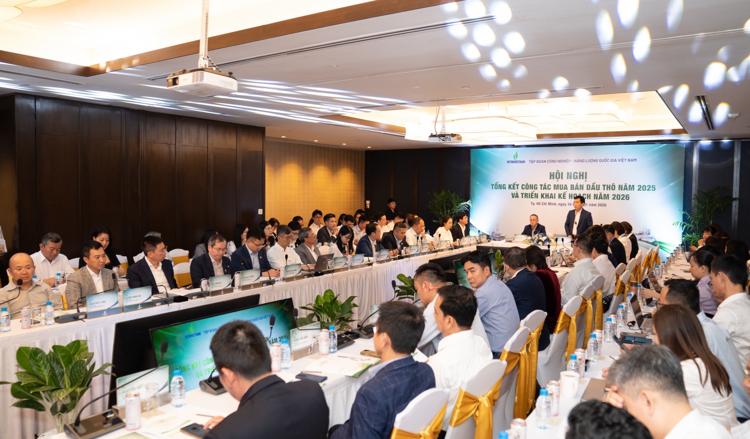 Toàn cảnh Hội nghị Tổng kết công tác mua bán dầu thô năm 2025 và triển khai kế hoạch năm 2026