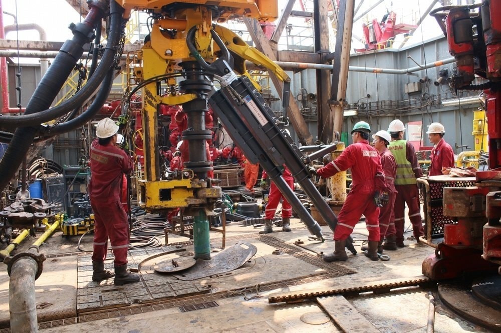 Các đợt sinh hoạt chính trị cao điểm, sâu rộng trong toàn thể cán bộ, đảng viên, đoàn viên, hội viên và người lao động như: “Tự soi, tự sửa”, “Đoàn kết - Kỷ cương - Sáng tạo - Hiệu quả”, “Một đội ngũ, một mục tiêu”; tạo sự thống nhất tư tưởng, đoàn kết trong toàn Tập đoàn