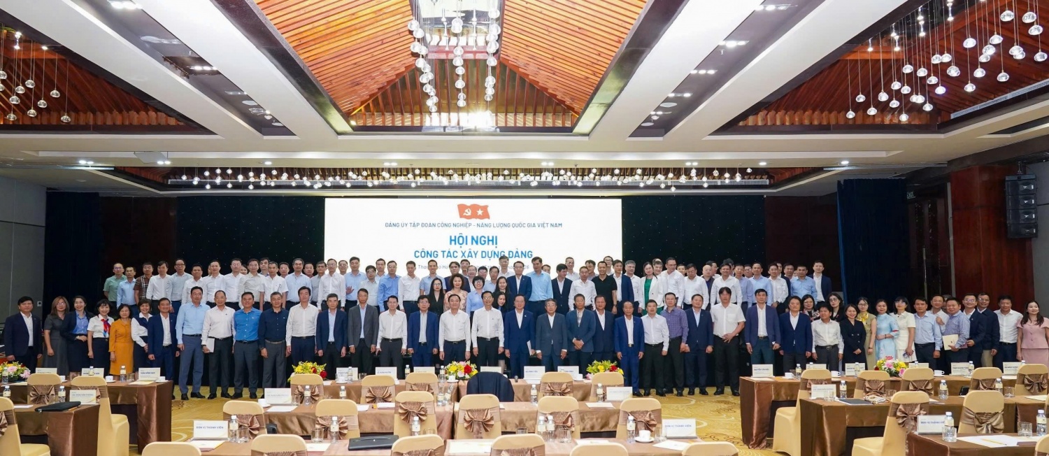 Các đại biểu tham dự Hội nghị