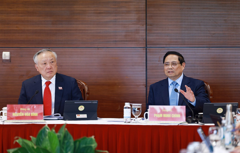 Ủy viên Bộ Chính trị, Thủ tướng Chính phủ Phạm Minh Chính phát biểu trong buổi thảo luận tại Đoàn. (Ảnh: TTXVN)