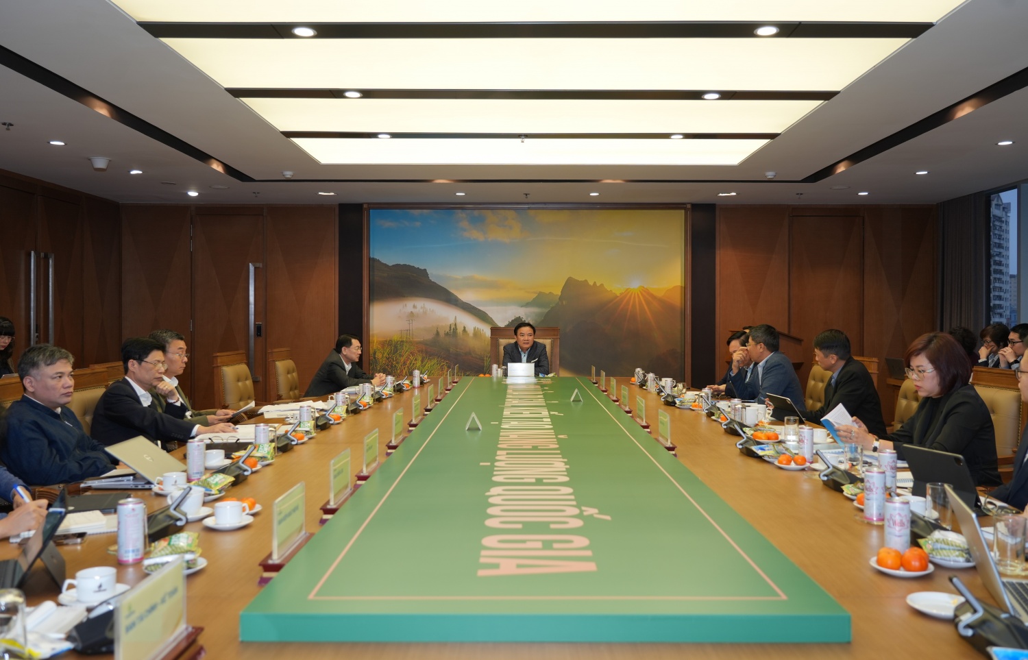 Chủ tịch HĐTV Petrovietnam Lê Ngọc Sơn chủ trì Hội thảo trao đổi về “Áp dụng tiêu chuẩn OECD vào quản trị doanh nghiệp tại Petrovietnam”.